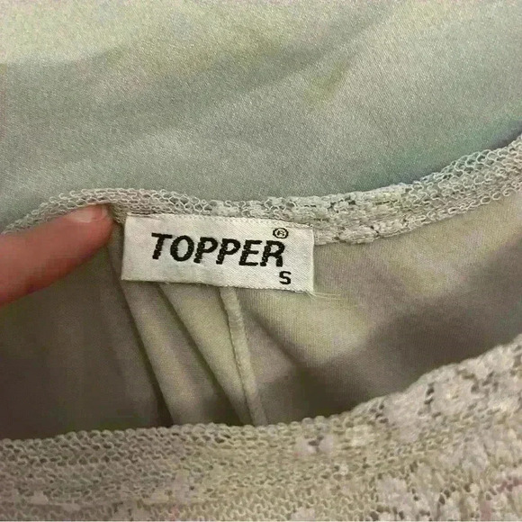 Lace Topper Brand Off-White Light Gray Floral Short Dress - Picture 3 of 10